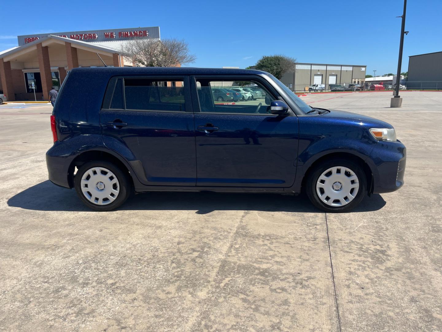 2014 blue /black Scion xB (JTLZE4FE1EJ) , Automatic transmission, located at 14700 Tomball Parkway 249, Houston, TX, 77086, (281) 444-2200, 29.928619, -95.504074 - Photo#7